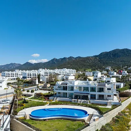 Sunset Poseidon By Carrington アパート