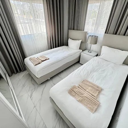 Sunset Poseidon By Carrington アパート *