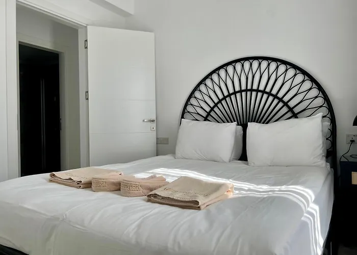 דירה Sunset Poseidon By Carrington קיירניה